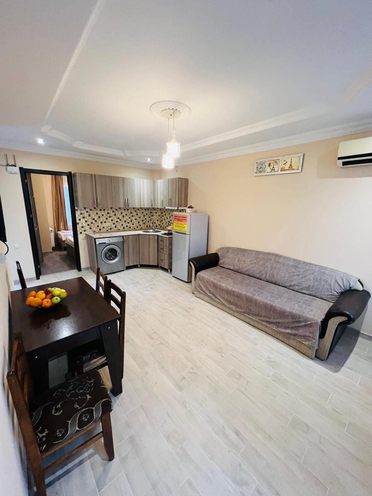Aparthotel My Home Batumi Exterior photo