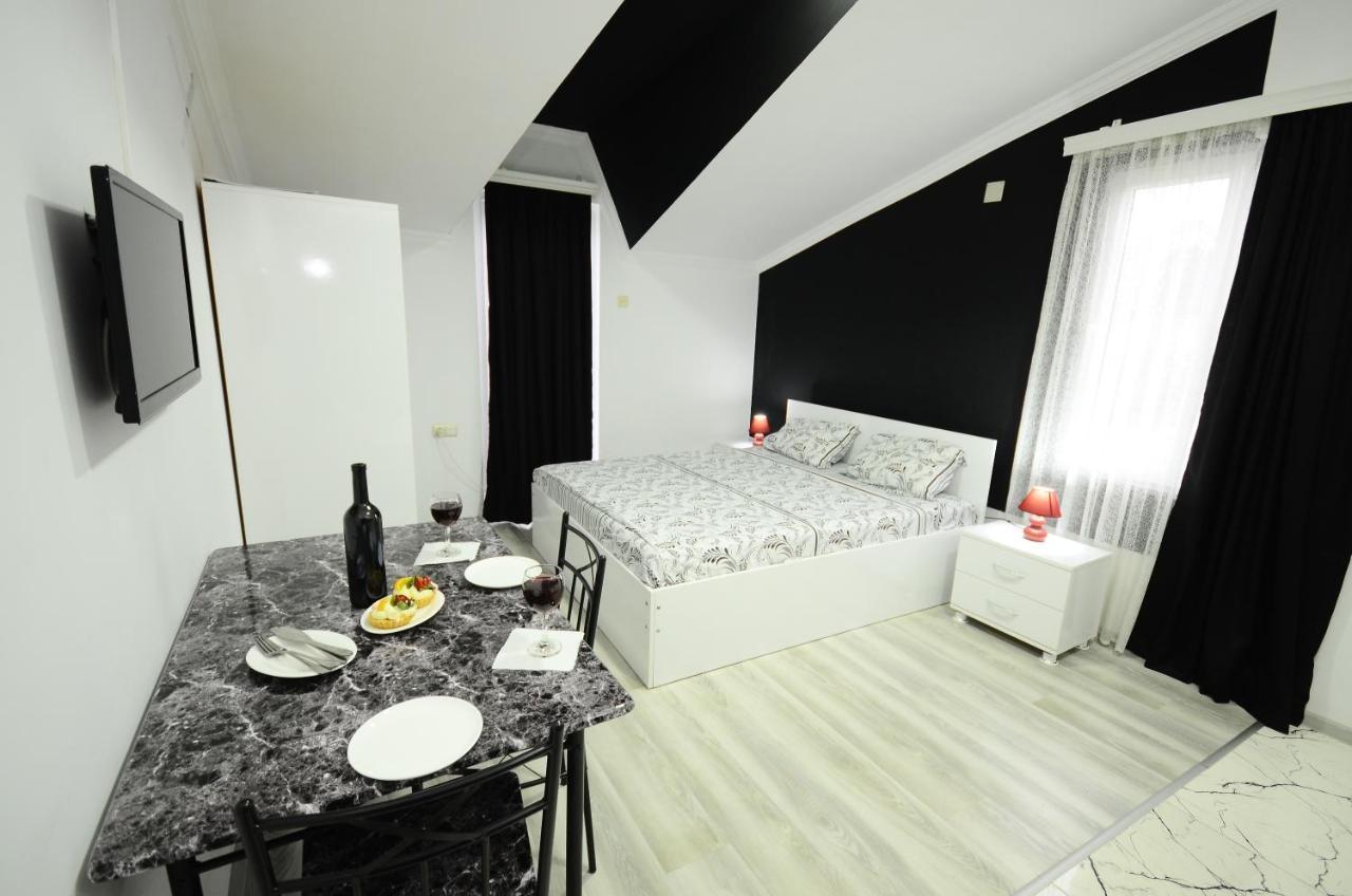 Aparthotel My Home Batumi Exterior photo