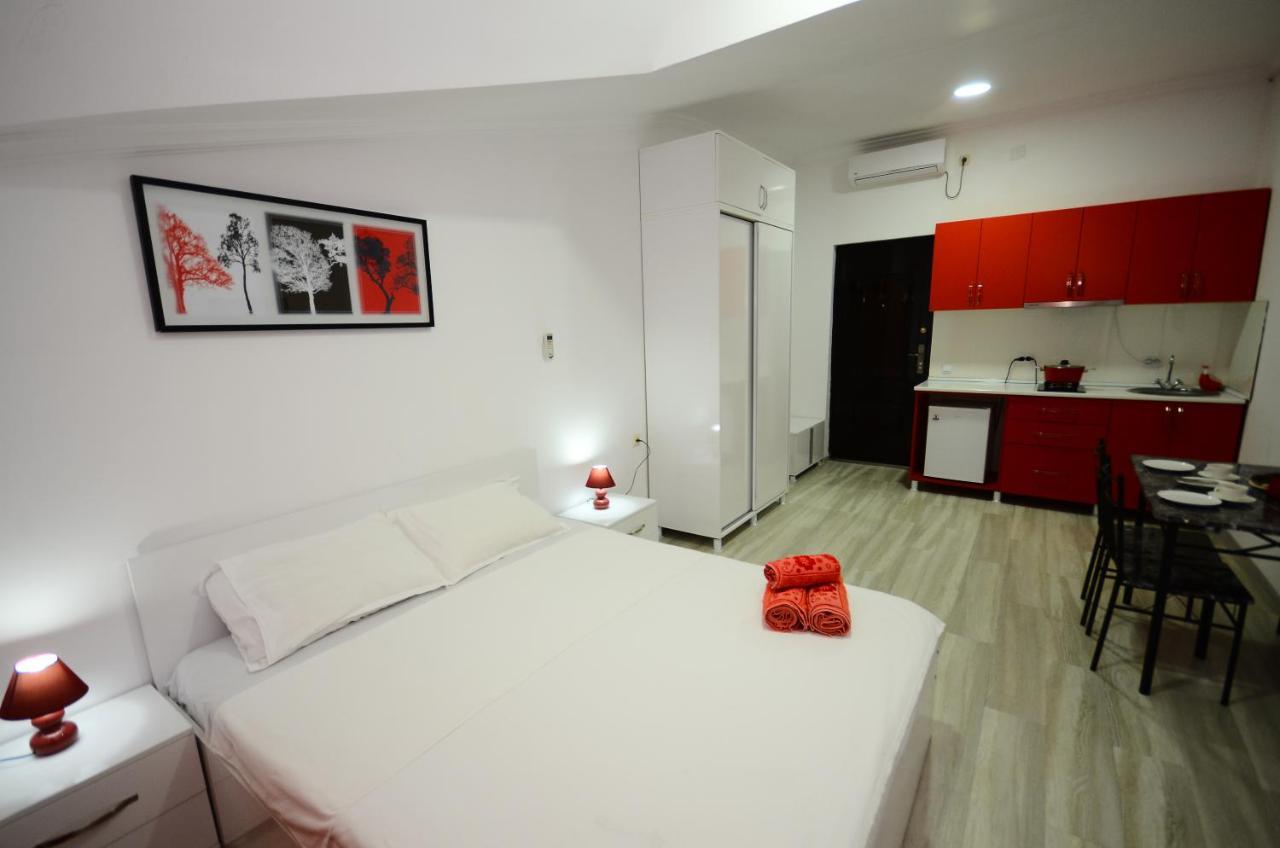 Aparthotel My Home Batumi Exterior photo