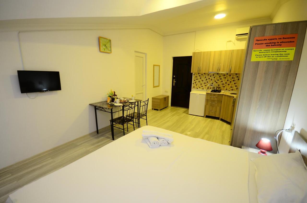 Aparthotel My Home Batumi Exterior photo