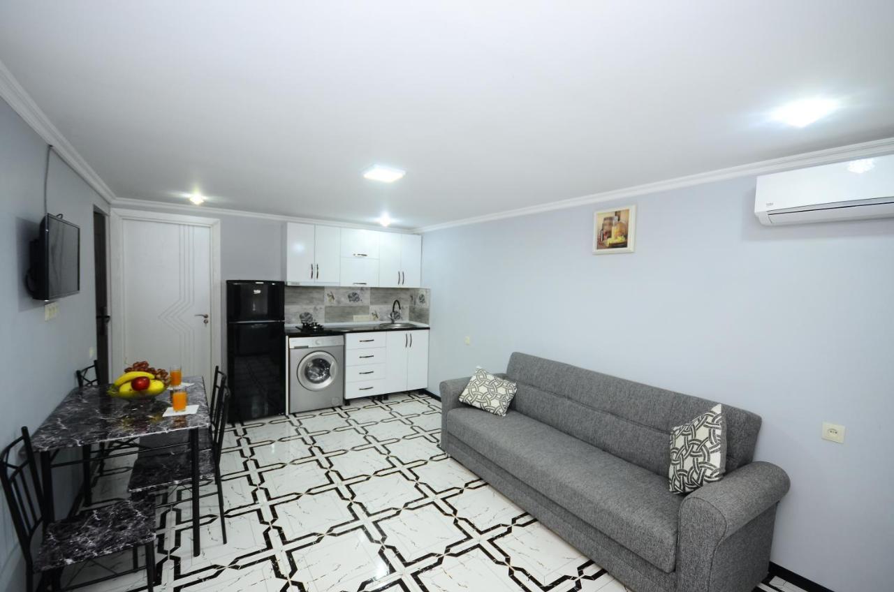 Aparthotel My Home Batumi Exterior photo