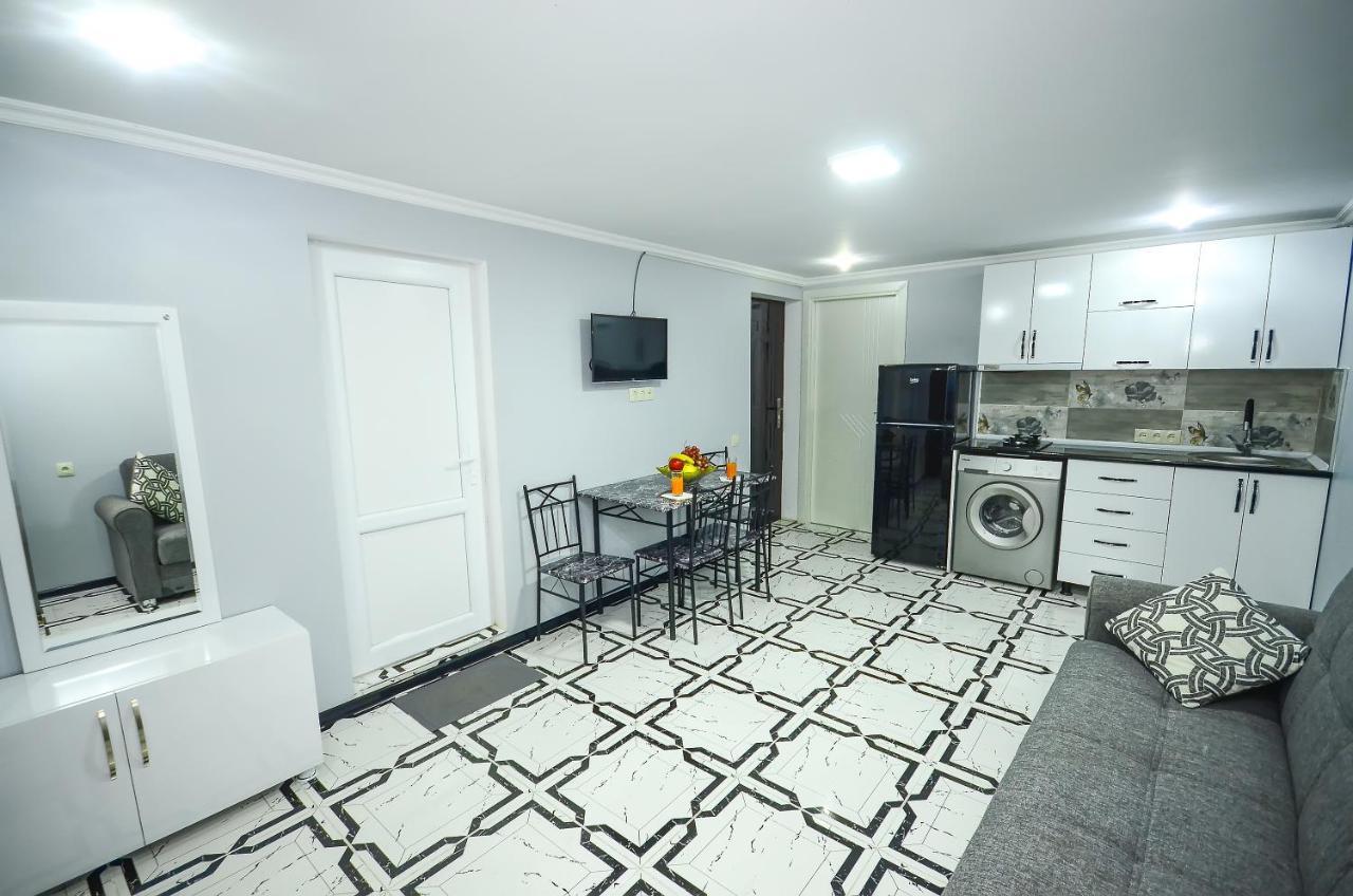 Aparthotel My Home Batumi Exterior photo