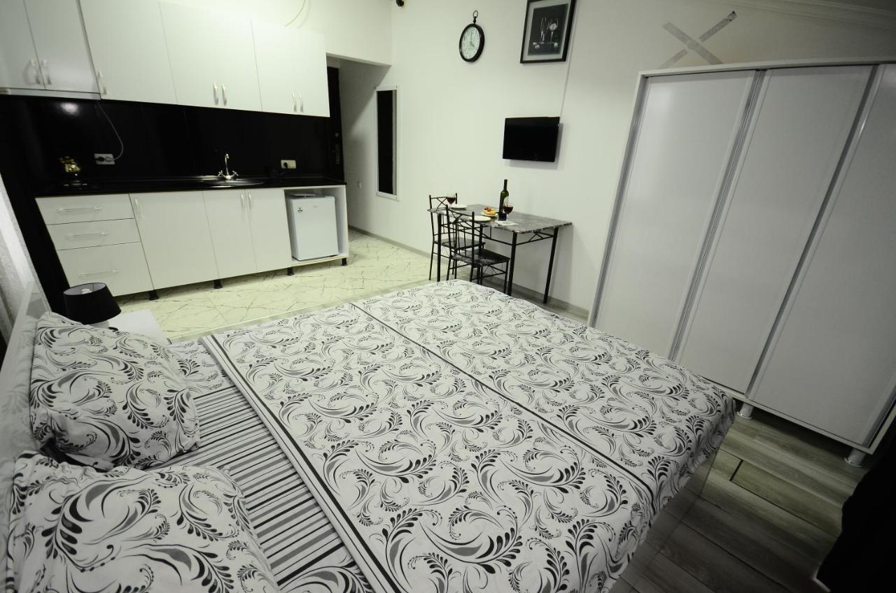 Aparthotel My Home Batumi Exterior photo