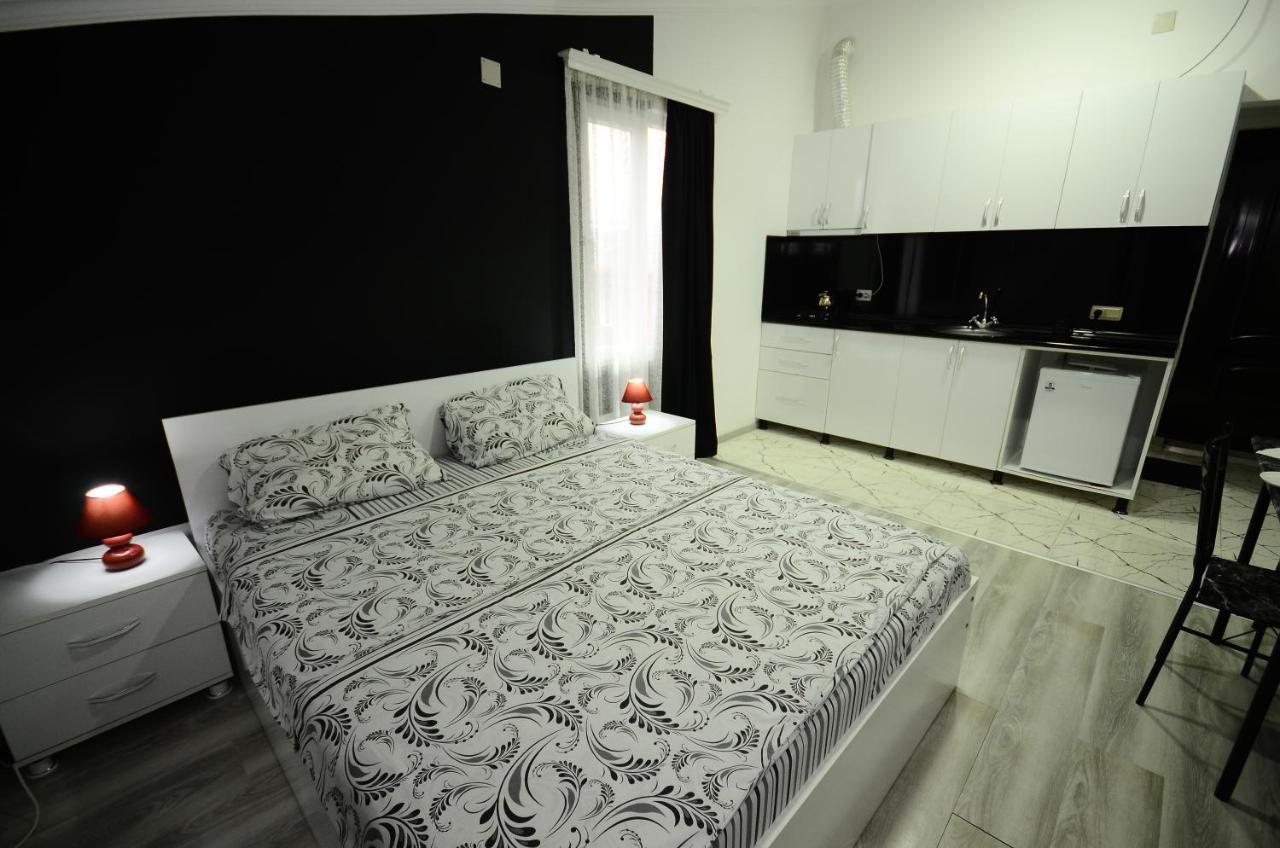 Aparthotel My Home Batumi Exterior photo