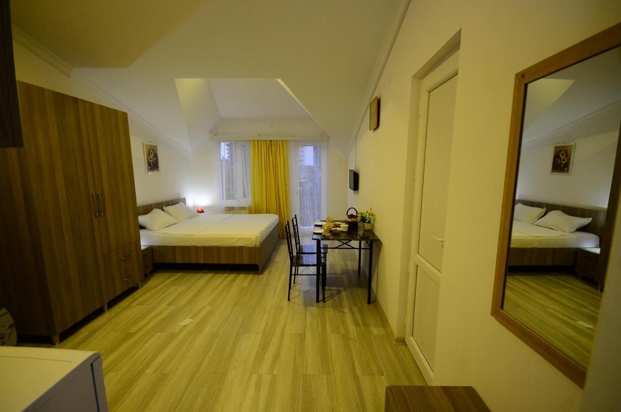 Aparthotel My Home Batumi Exterior photo
