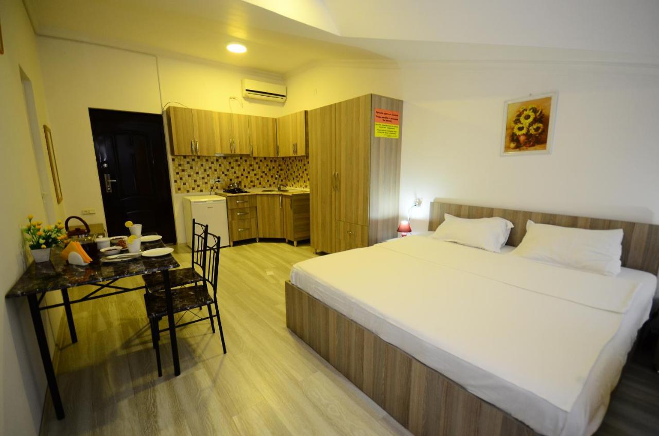 Aparthotel My Home Batumi Exterior photo