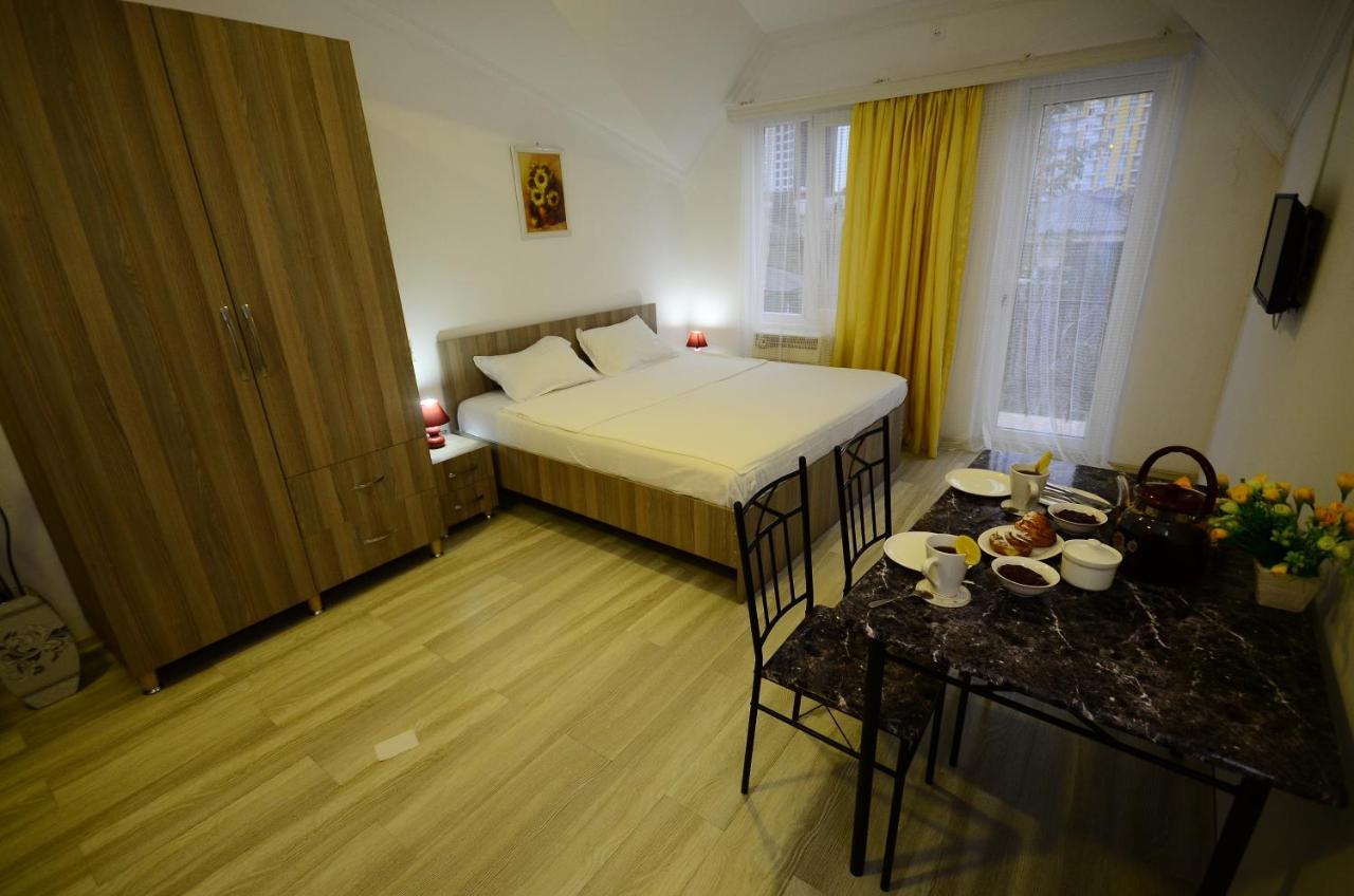 Aparthotel My Home Batumi Exterior photo